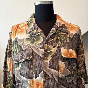 Tommy Bahama Hawaiian Shirt XL 100% Rayon Floral Tropical Camp Shirt